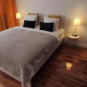 Comfortable Old Town/new Apartment